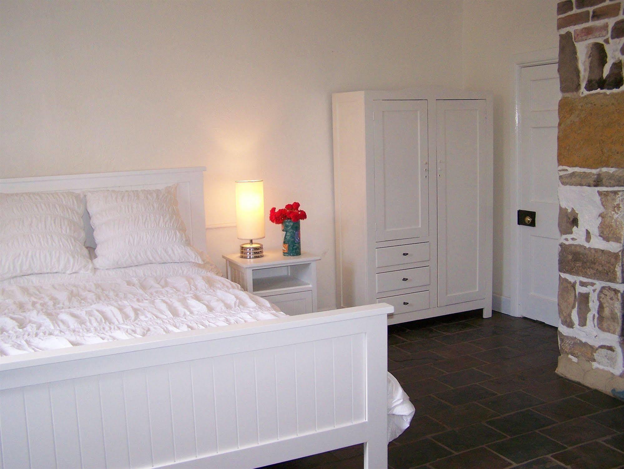 Cleburne Homestead Risdon Екстериор снимка